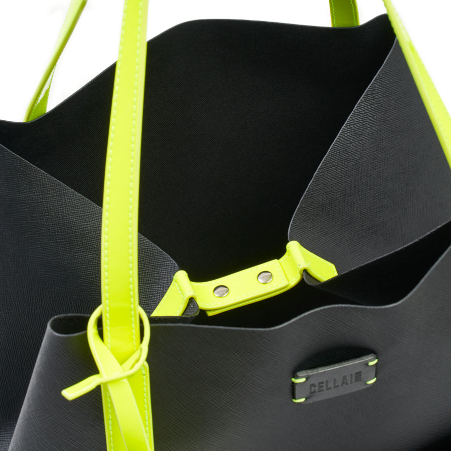Maya large and small black/yellow Maya large and small black/yellow